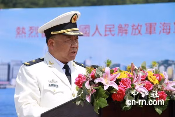 Lý Sỹ Hồng, thiếu tướng, Tham mưu phó hạm đội Nam Hải: Hạm đội Nam Hải sẵn sàng (cho xung đột trên bãi Scarborough/biển Đông?!) Lý Sỹ Hồng, thiếu tướng, Tham mưu phó hạm đội Nam Hải: Hạm đội Nam Hải sẵn sàng (cho xung đột trên bãi Scarborough/biển Đông?!)