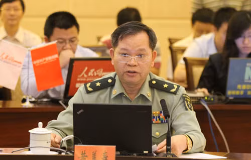 Hoàng Thiện Xuân, thiếu tướng, Chính ủy tỉnh quân khu Quảng Đông chủ động chia sẻ với báo giới, quân khu này sẵn sàng theo điều động của Quân ủy TƯ bảo vệ cái gọi là "chủ quyền bãi Hoàng Nham" (Scarborough) Hoàng Thiện Xuân, thiếu tướng, Chính ủy tỉnh quân khu Quảng Đông chủ động chia sẻ với báo giới, quân khu này sẵn sàng theo điều động của Quân ủy TƯ bảo vệ cái gọi là "chủ quyền bãi Hoàng Nham" (Scarborough)