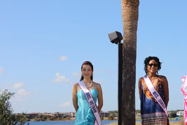Thu Hương rạng ngời trong nắng Orlando ảnh 5
