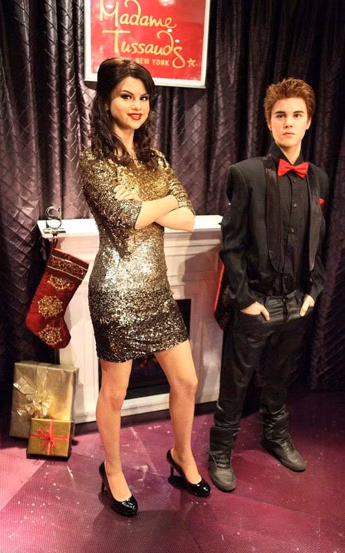 Tượng sáp Selena Gomez vừa già vừa xấu ảnh 4