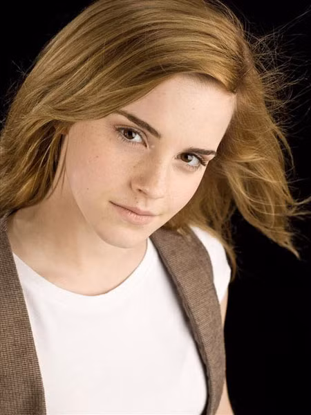 Emma Watson "lột xác" cá tính với tóc tém sau thành công rực rỡ của bộ phim Harry Potter Càng trưởng thành, sự nghiệp của ngôi sao nước Anh càng lên như "diều gặp gió" Emma Watson thời còn tóc dài, mới bước chân vào làng giải trí thế giới Gương mặt đẹp nhất thế giới thuở còn là cô nhóc niềng răng... ...hồi học trung học