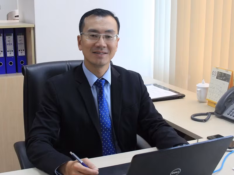 Ông Nguyễn Thế Hưng – Giám đốc Quỹ học bổng “Thắp Sáng Niềm tin”. Ông Nguyễn Thế Hưng – Giám đốc Quỹ học bổng “Thắp Sáng Niềm tin”.