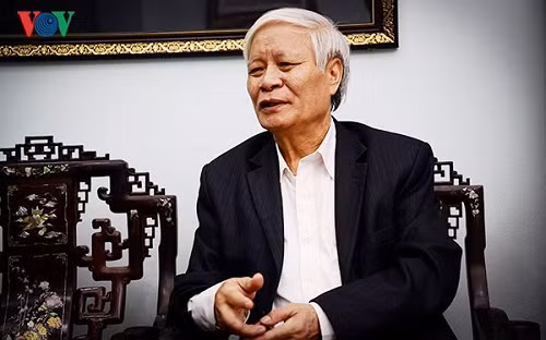 Ông Nguyễn Viết Chức, nguyên Phó chủ nhiệm Ủy ban văn hóa, giáo dục, thanh niên, thiếu niên và nhi đồng của Quốc hội. Ông Nguyễn Viết Chức, nguyên Phó chủ nhiệm Ủy ban văn hóa, giáo dục, thanh niên, thiếu niên và nhi đồng của Quốc hội.