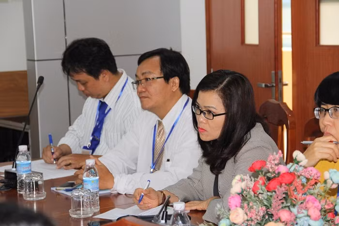 Tuyển sinh là vấn đề được nhiều trường đại học địa phương đặc biệt quan tâm. Tuyển sinh là vấn đề được nhiều trường đại học địa phương đặc biệt quan tâm.