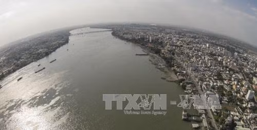 Cảnh quan và phát triển đô thị ven sông Đồng Nai nhìn từ trên cao. Ảnh: Sỹ Tuyên/TTXVN