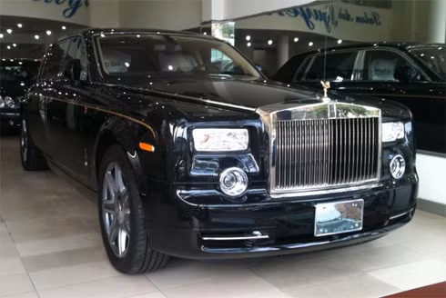 Rolls-Royce Phantom in hình rồng, phiên bản đặc biệt cho năm Nhâm Thìn.