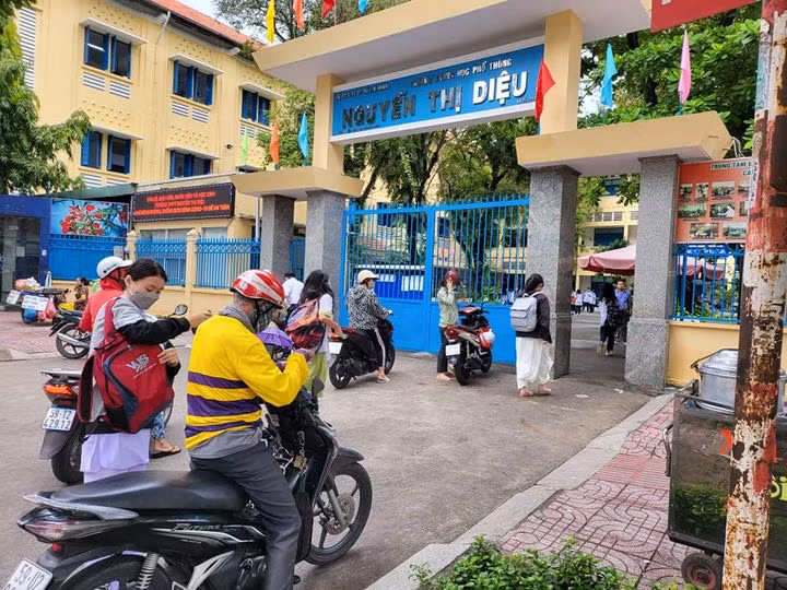 9 học sinh Trường trung học phổ thông Nguyễn Thị Diệu vừa bị bỏng trong giờ học hôm 9/1 (ảnh minh họa: V.D)
