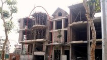 Nhiều công trình đã sai phạm thiết kế và xây vượt phép đang diễn ra tại Dự án Biệt thự tổ hợp 108 Nguyễn Trãi. Ảnh: Duy Thế Nhiều công trình đã sai phạm thiết kế và xây vượt phép đang diễn ra tại Dự án Biệt thự tổ hợp 108 Nguyễn Trãi. Ảnh: Duy Thế