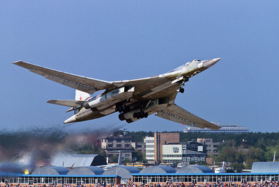 Oanh tạc cơ Tu-160 của Không quân Nga Oanh tạc cơ Tu-160 của Không quân Nga