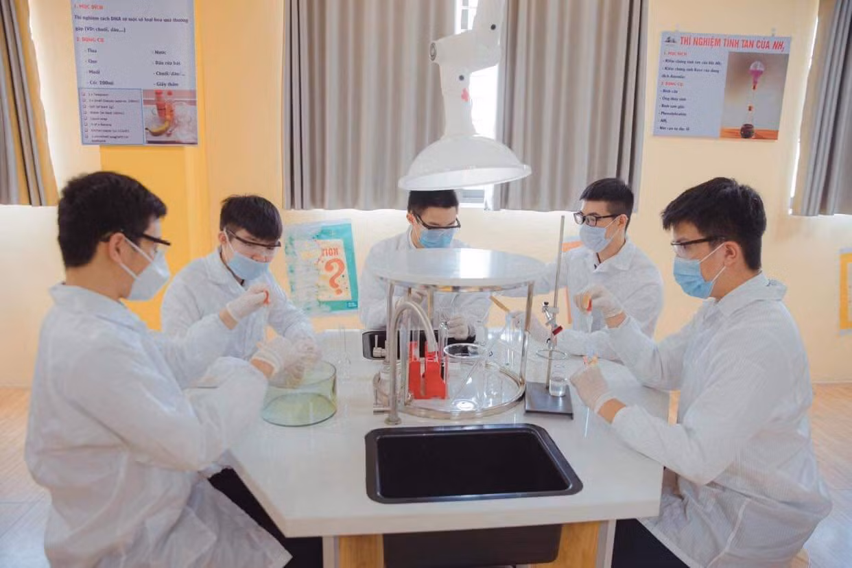Phan Anh đặt mục tiêu có thành tích học tập cùng với thể thao để xin bằng được học bổng đi du học. (Ảnh: NVCC)