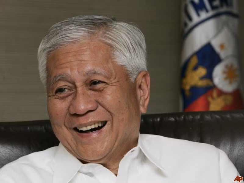 Ngoại trưởng Philippines Albert del Rosario