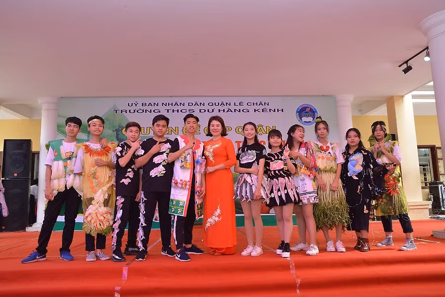 Các đội thi tham gia chuyên đề (Ảnh: CTV)