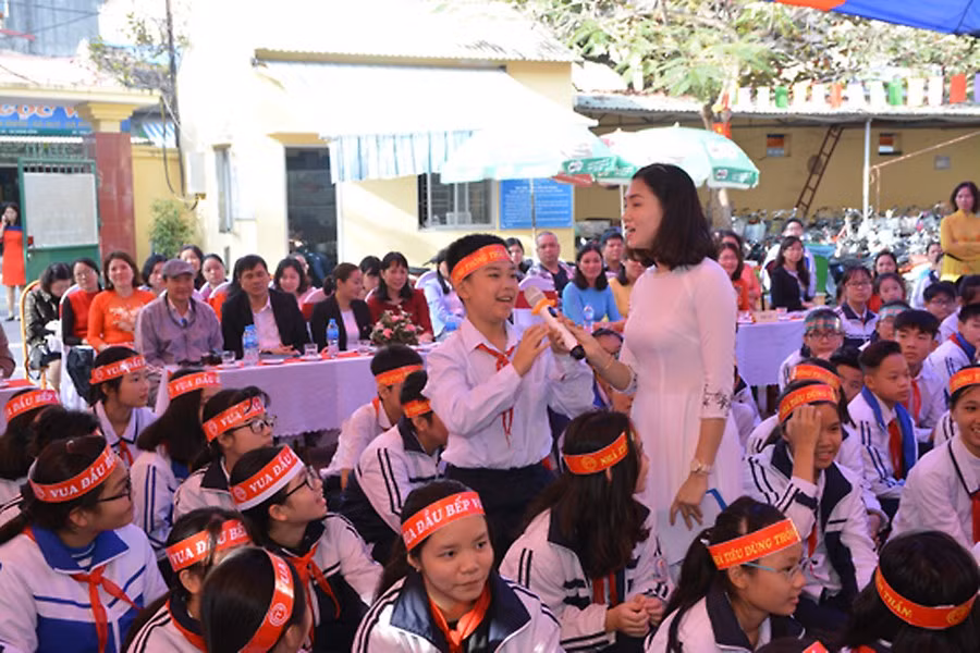 Thông qua hình thức sân khấu hóa, học sinh nhận thức được tầm quan trọng của an toàn thực phẩm (Ảnh: CTV)