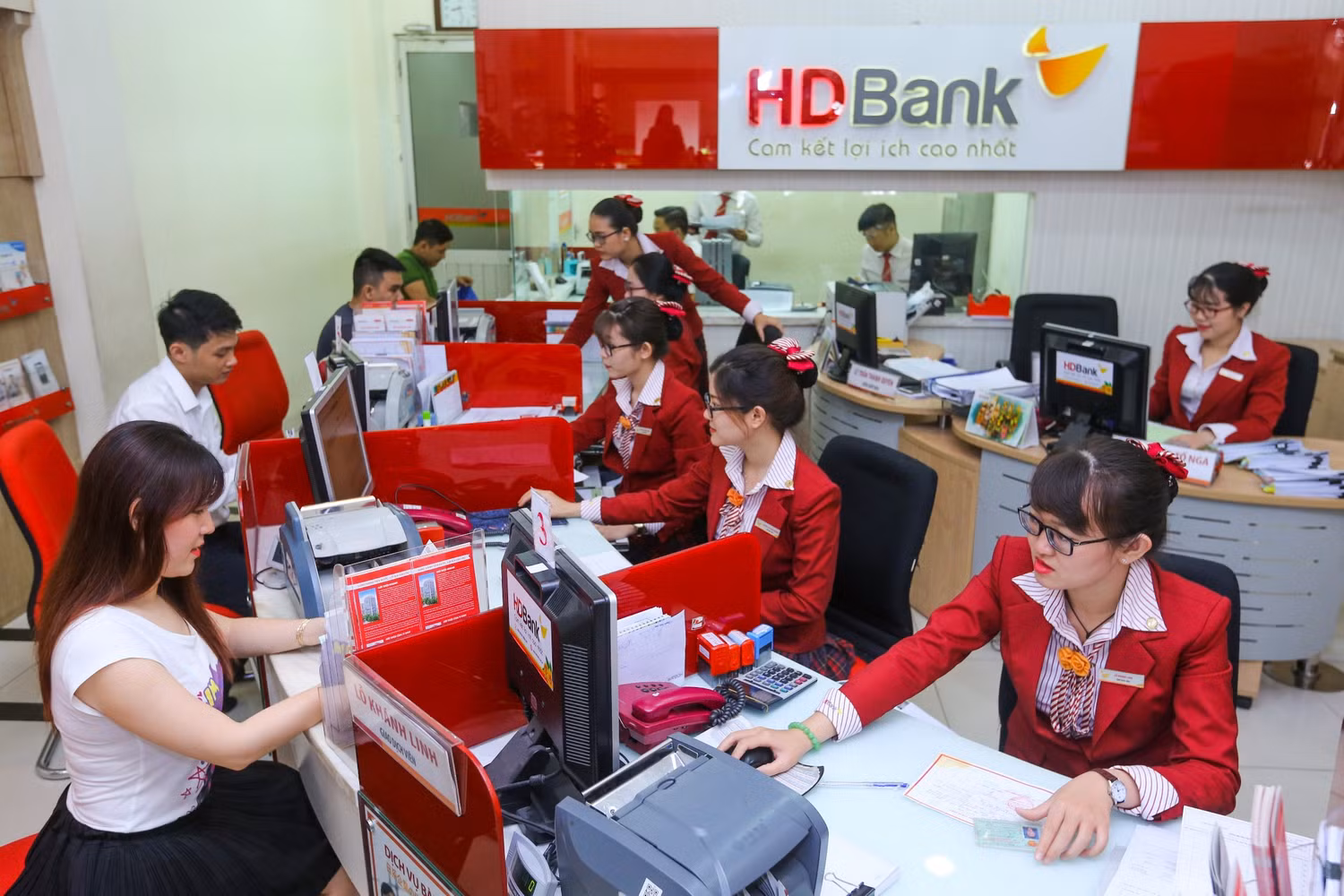 Năm 2019, HDBank gặt hái nhiều thành công nhiều mặt và ngày càng được khách hàng đặt niềm tin, ủng hộ. Ảnh: HDBank.