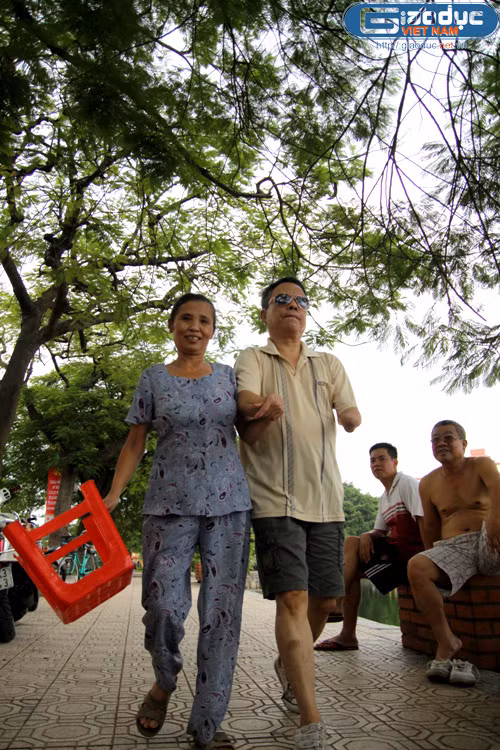 Tình yêu lúc bóng xế tà.