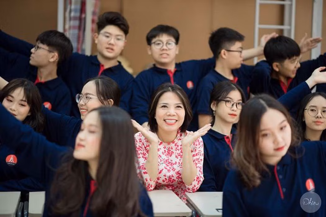 Cô Phạm Thái Lê đề xuất cắt giảm chương trình học và không kéo dài lịch học sang tháng 7 (Ảnh:NVCC) Cô Phạm Thái Lê đề xuất cắt giảm chương trình học và không kéo dài lịch học sang tháng 7 (Ảnh:NVCC)