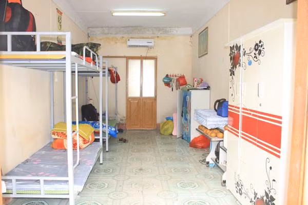 Ký túc xá cơ sở 1 của nhà trường được sử dụng cho cán bộ chiến sĩ công an sinh hoạt