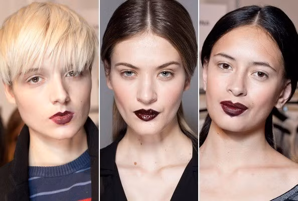 Màu môi đỏ mận là điểm nhấn mạnh trên khuôn mặt trong show trình diễn của NTK Christian Siriano, xu hướng trang điểm nhấn mạnh vào mắt hay môi luôn được ưa chuộng. Màu môi đỏ mận là điểm nhấn mạnh trên khuôn mặt trong show trình diễn của NTK Christian Siriano, xu hướng trang điểm nhấn mạnh vào mắt hay môi luôn được ưa chuộng.