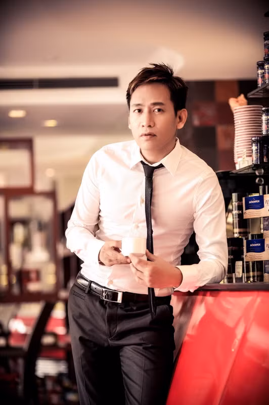 Các ca khúc khác trong album: Một lần vui bên nhau, Người tình ơi em đã xa anh rồi, Đừng vội tin lời ong bướm, Nạn nhân của em, Giây phút chia xa 1, Mong đời thứ lỗi, Tình yêu còn đâu.