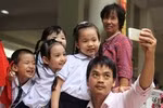 Phụ huynh Hà Nội nức nở khen hình thức đăng ký tuyển sinh trực tuyến vào lớp 1