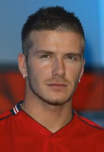 Kiểu tóc này nhìn Beckham khỏe khoắn hơn.(Ảnh:CCN) Xem thêm:Khám phá 10 quy tắc vàng trong làm đẹp của Victoria Beckham Kiểu tóc này nhìn Beckham khỏe khoắn hơn.(Ảnh:CCN) Xem thêm:Khám phá 10 quy tắc vàng trong làm đẹp của Victoria Beckham