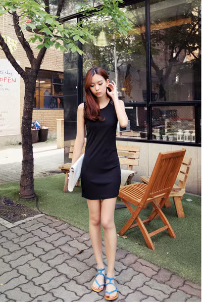 Tuy nhiên để tạo hiệu ứng tối đa làm nổi bật đôi chân ngọc ngà bạn nên mix với những trang phục mang đậm chất mùa hè như đầm ngắn- hay quần ngố năng động. Xem thêm:Phụ kiện nào được yêu chuộng nhất năm 2011