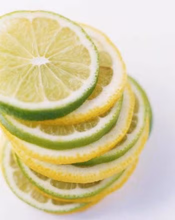Cảm cúm khiến bạn mệt mỏi: Nước chanh không chỉ cung cấp vitamin C cho các tế bào chống khuẩn mà còn có thể tiêu diệt vi-rút trong màng dịch nhầy ở mũi và ở cổ họng. Xem thêm:Những điều đấng mày râu cần biết khi tập thể hình
