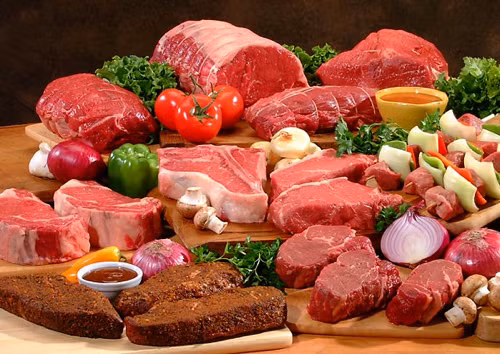 Những sai lầm cần tránh: Chế độ ăn không thích hợp: Đây có lẽ là lỗi lớn nhất mà các bạn khi mới tập thường mắc phải. Nên ăn những loại thức ăn có lợi cho từng bữa ăn và hạn chế các loại kẹo, bánh ngọt và các đồ ăn nhanh. Nên nhớ rằng luyện tập thể hình làm phá vỡ tế bào cơ bắp, nếu không nạp đủ chất dinh dưỡng vào thời gian thích hợp bạn sẽ không thể phục hồi và phát triển ở mức tốt nhất. Xem thêm:Điểm danh một số loại rau, quả giúp hạ huyết áp