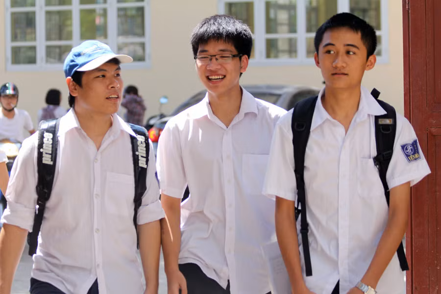 Thầy giáo tự nhìn lại một năm "quay chong chóng" với giáo dục nước nhà ảnh 2