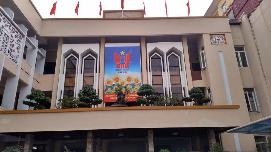 Lãnh đạo Q. Đống Đa khẳng định làm đúng quy trình và quy định của nhà nước về tuyển dụng viên chức. Tuy nhiên, những bất cập trong Nghị định 29 biết mà vẫn chưa có điều chỉnh.