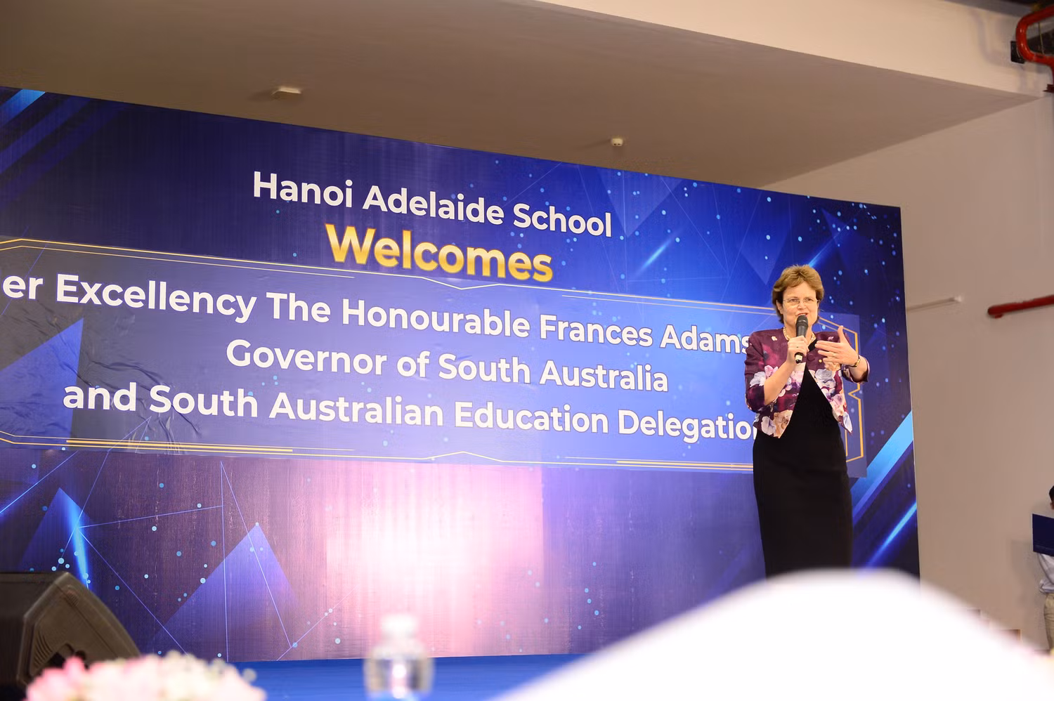 Bà Frances Adamson AC nhấn mạnh tầm quan trọng của lĩnh vực giáo dục đối với Việt Nam, cũng như Úc. Bà Frances Adamson AC nhấn mạnh tầm quan trọng của lĩnh vực giáo dục đối với Việt Nam, cũng như Úc.