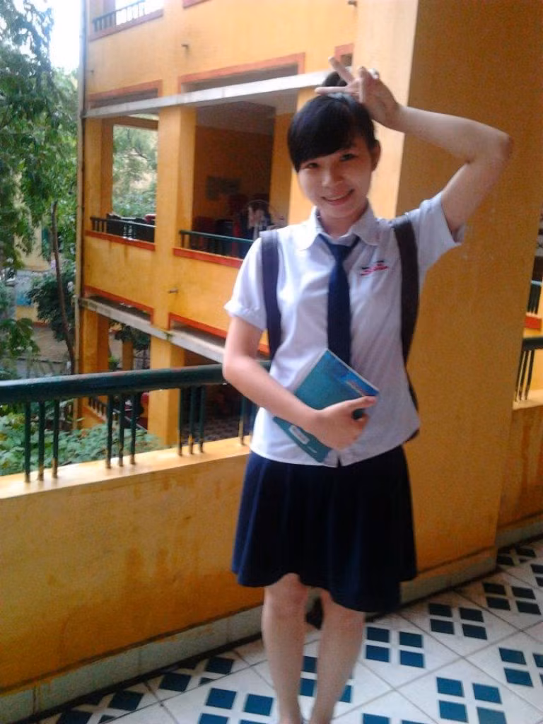Tôi thích chơi thể thao, đặc biệt là bóng rổ, thích nghe nhạc, đi du lịch.