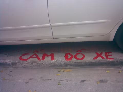 Càng cấm càng cố đỗ.