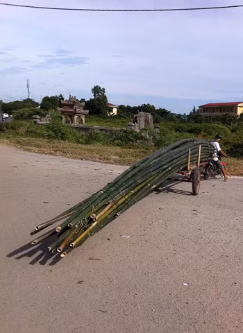 "Kéo lùi hộ cái các bác"
