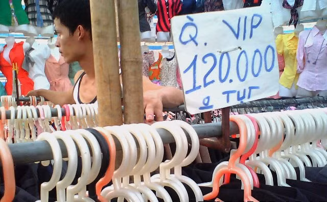 Ngộ nghĩnh... "quần VIP" 120.000 đồng không tụt...