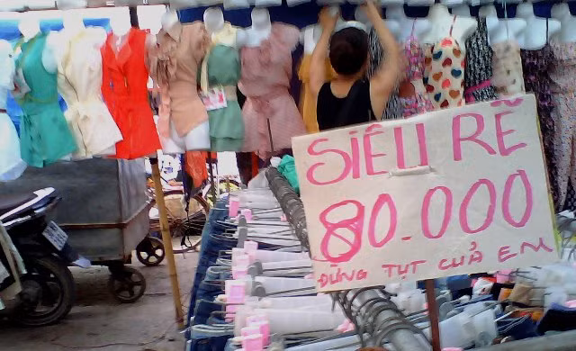 "Siêu rẽ" (siêu rẻ) chẳng ai dám tụt.