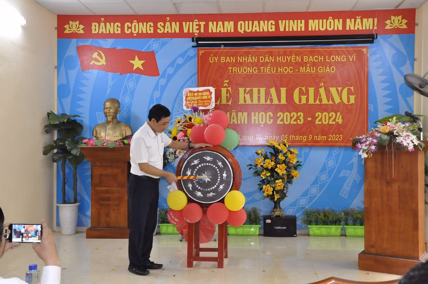 Tiếng trống khai giảng năm học 2023 - 2024.