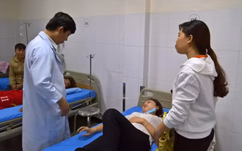 Du khách bị ngộ độc đang nằm điều trị tại Bệnh viện đa khoa An Phước - Bình Thuận, ảnh nguồn VOV Du khách bị ngộ độc đang nằm điều trị tại Bệnh viện đa khoa An Phước - Bình Thuận, ảnh nguồn VOV