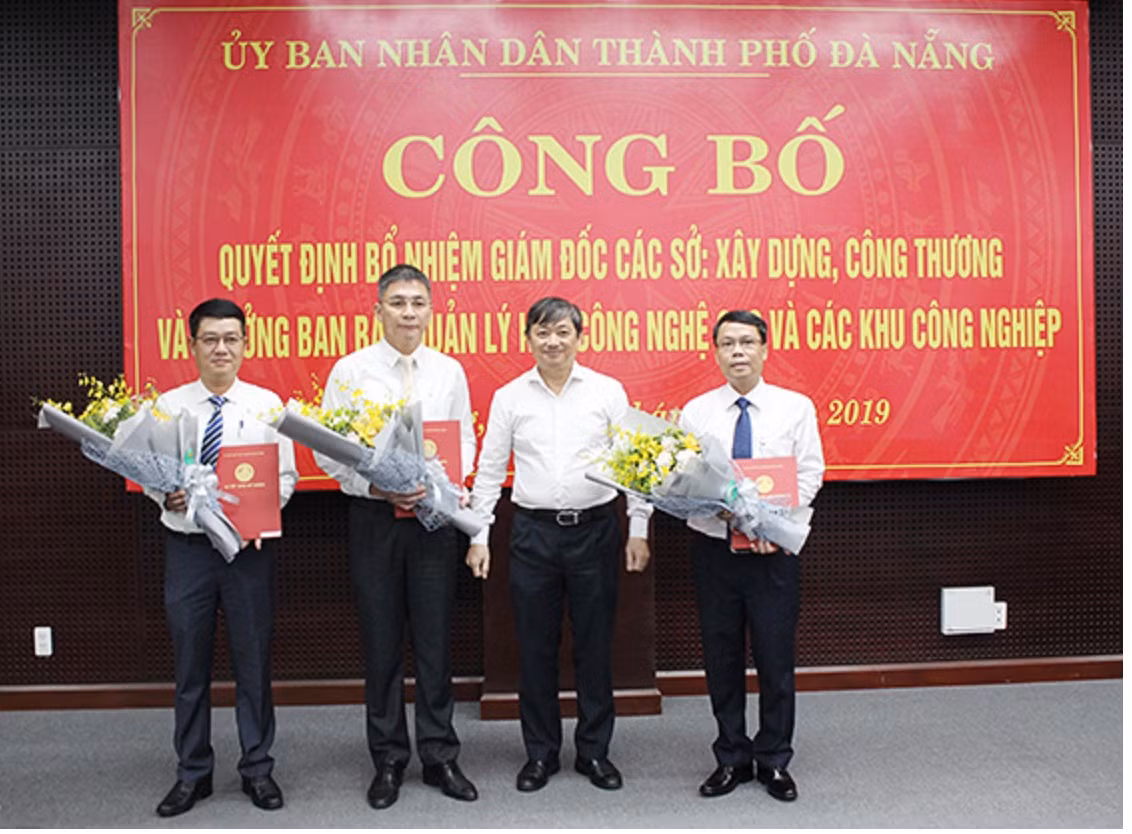 Đà Nẵng công bố quyết định bổ nhiệm hai giám đốc Sở và một trưởng ban.