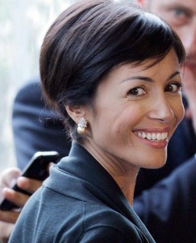 Mara Carfagna - nữ Bộ trưởng yêu quý của Thủ tướng Italia