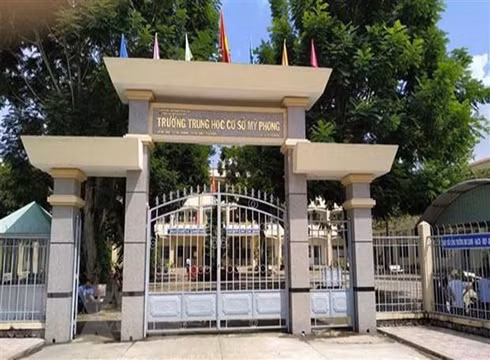 Trường trung học cơ sở Mỹ Phong, thành phố Mỹ Tho, tỉnh Tiền Giang (ảnh: TTXVN) Trường trung học cơ sở Mỹ Phong, thành phố Mỹ Tho, tỉnh Tiền Giang (ảnh: TTXVN)