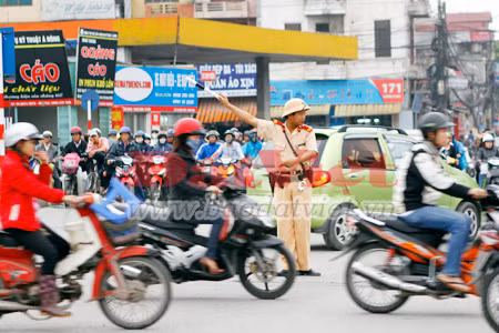 Nhiều người dân xác nhận rằng, lực lượng CSGT tại đây rất “lịch sự” với người tham gia giao thông.