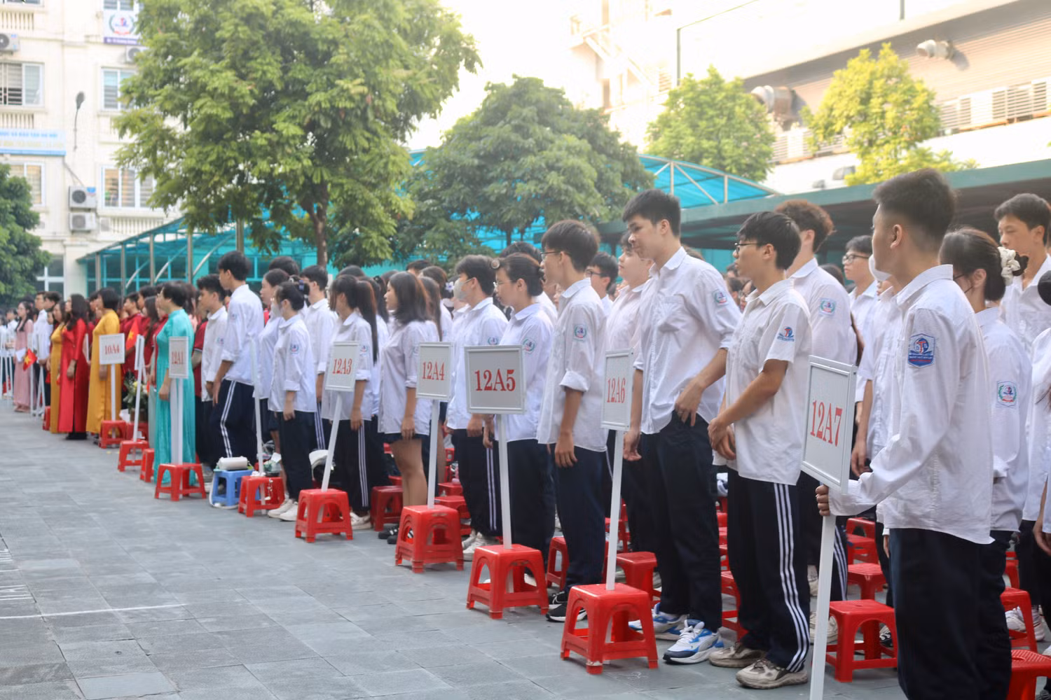 GDVN-thpt-dinh-tien-hoang (3).jpg