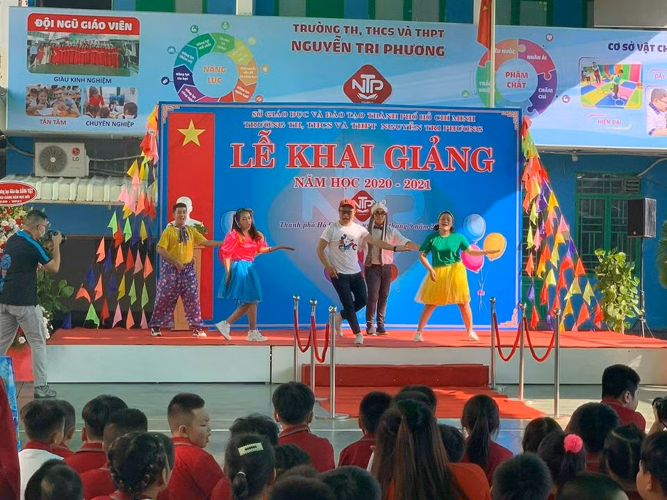 Ngày khai giảng tại trường Nguyễn Tri Phương hôm 5/9 (ảnh: CTV)