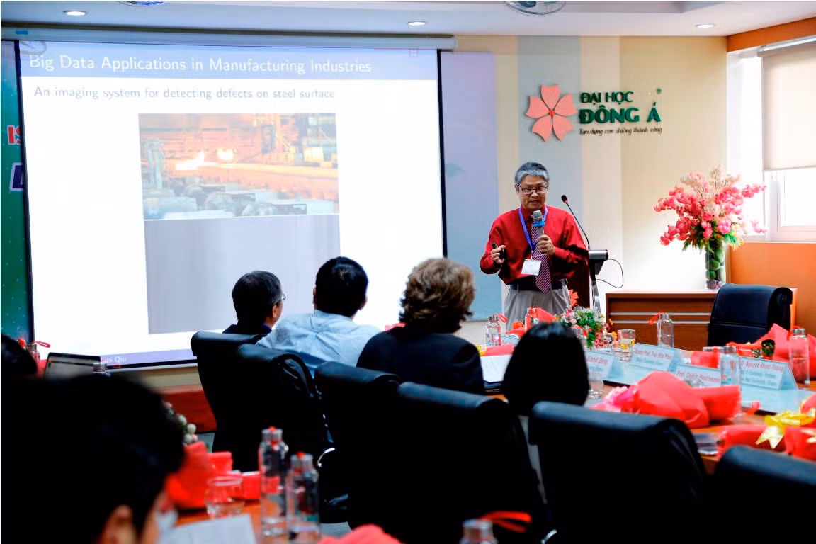 Các chuyên gia, nhà khoa học chia sẻ về kinh nghiệm ứng dụng và tìm kiếm sự hợp tác, phát triển đa phương. Ảnh: AN