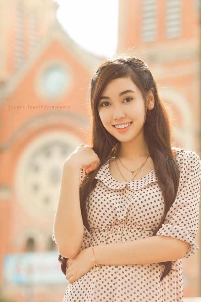 Cùng với sự tự tin khi đứng trước ống kính. Cùng với sự tự tin khi đứng trước ống kính.