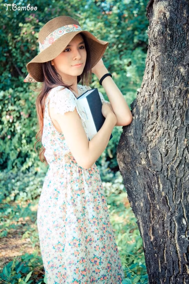 Nguyễn Vũ Nha Trang có nick name là JoJo Nha Trang, cô sinh năm 1993 hiện đang là sinh viên năm nhất trường Đại học Quốc tế RMIT Việt Nam Nguyễn Vũ Nha Trang có nick name là JoJo Nha Trang, cô sinh năm 1993 hiện đang là sinh viên năm nhất trường Đại học Quốc tế RMIT Việt Nam