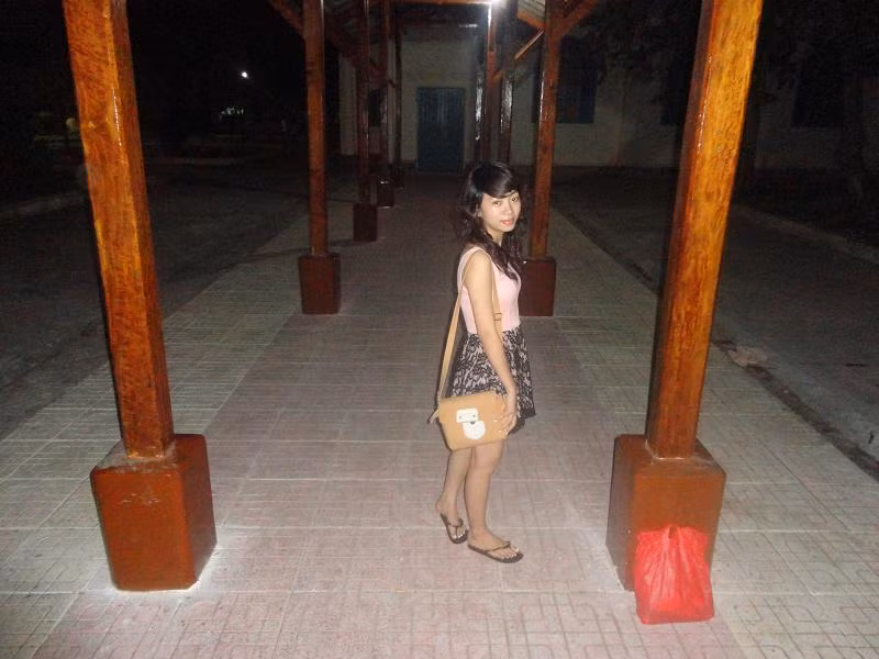 Vân Anh là người hòa đồng vui vẻ nhưng đôi lúc hơi nóng tính. Niềm vui lớn nhất của Vân Anh là được gần gũi người than bạn bè