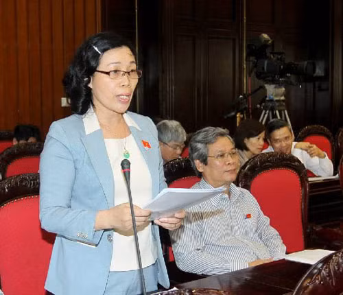 Đại biểu Nguyễn Thị Nhung
