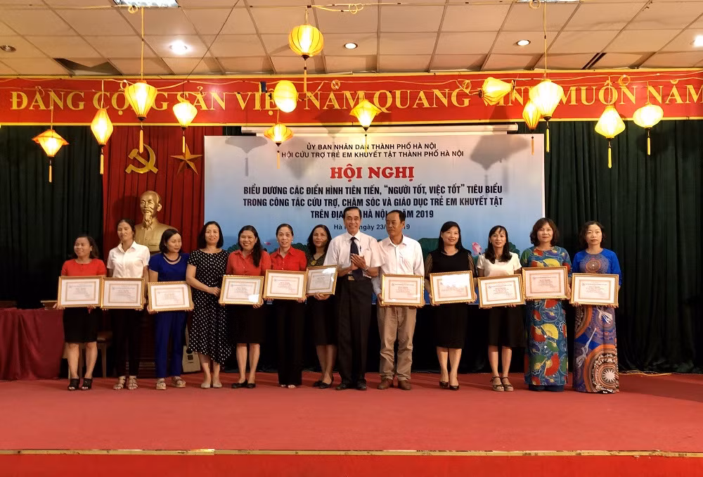 Nhờ sự quan tâm của cộng đồng, hoạt động cứu trợ, chăm sóc và giáo dịc trẻ em khuyết tật thời gian gần đây có nhiều chuyển biến đáng kể.